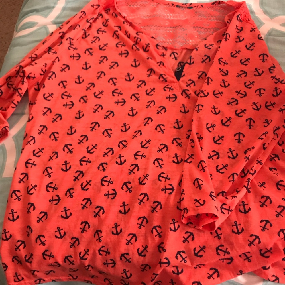 Quarter length anchor tee.